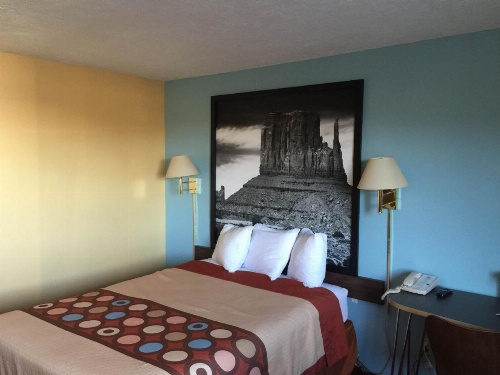 Super 8 by Wyndham Cedar City image 17