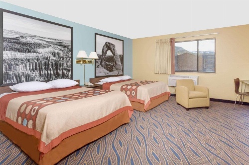 Super 8 by Wyndham Cedar City image 37